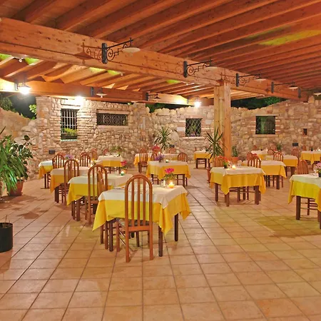 ホテル La Pergola 3*